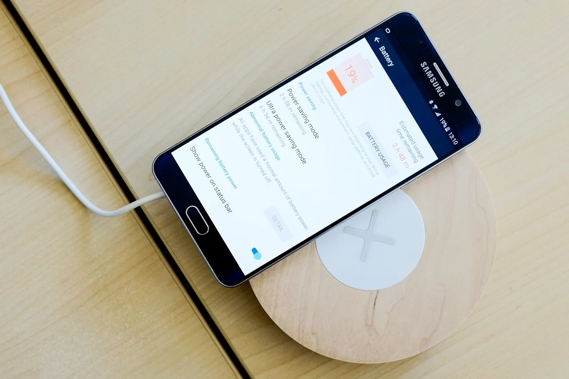 incarcare wireless prin accesorii ikea foto razvan baltaretu/adevarul