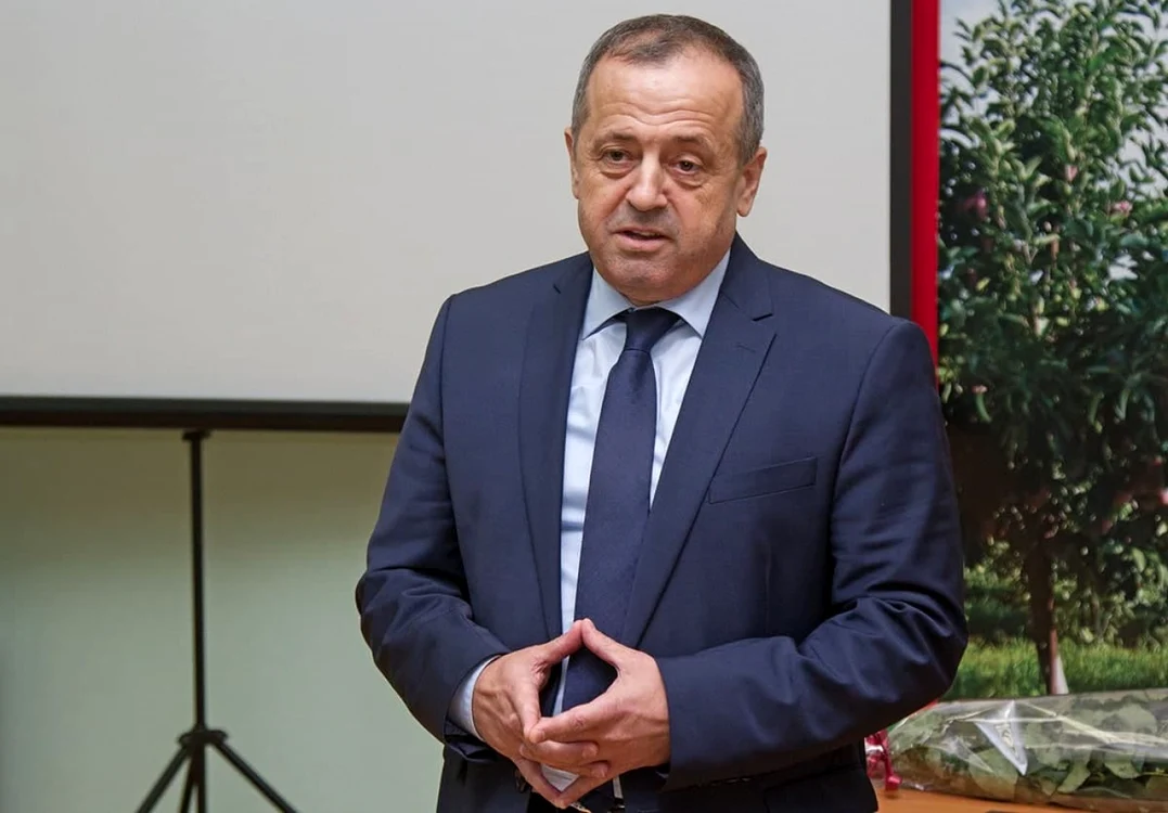 Alexandr Rozenberg anunţă că s-a intrat în colaps. FOTO: arhivă