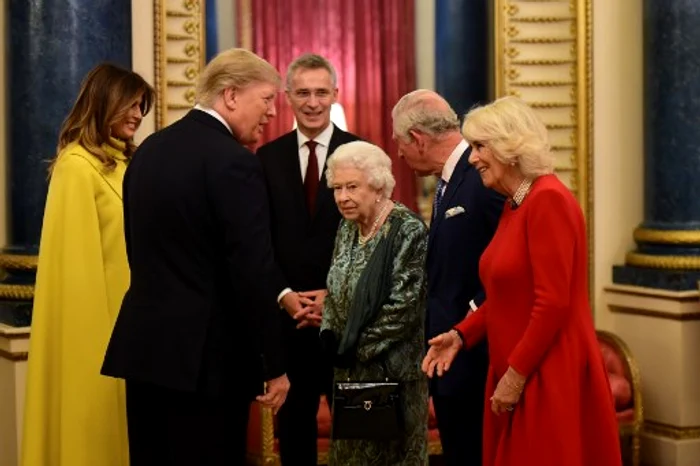 Regina Elisabeta a primit liderii NATO la Palatul Buckingham, în cadul unei recepţii de statfoto: AFP