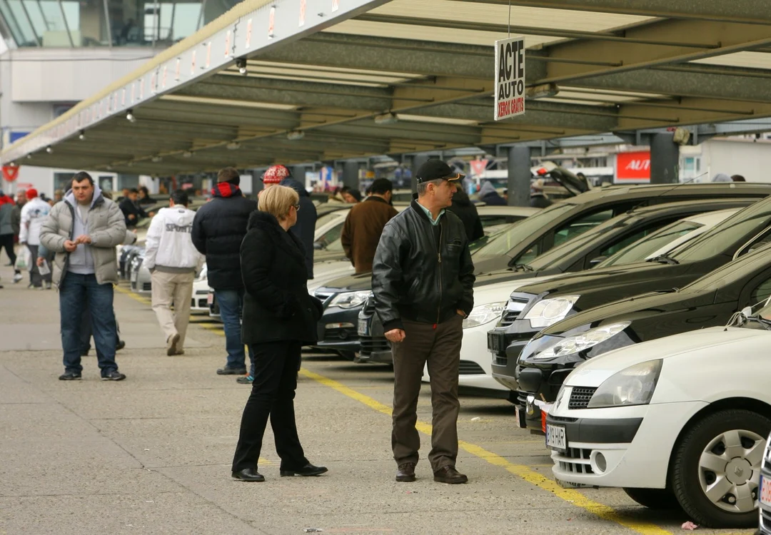 Aspectul atrăgător al maşinii, combinat cu preţul redus, este motivul principal pentru care românii îşi cumpără maşini second-hand