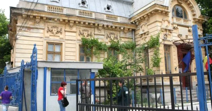 Craiova: Timp de două luni, angajaţii Spitalului Nr. 2 vor sta acasă trei zile pe săptămână. 