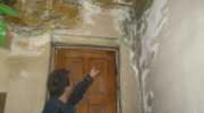 Aşa arată scara 3 a blocului 18 de pe Calea Galaţi