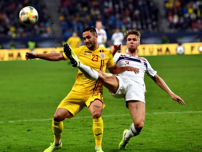 Florin Andone și coechipierii săi din naționala României vor mai juca în tricoul primei reprezentative abia la anulFOTO: Sportpictures.eu