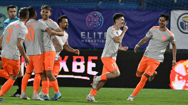 Scandal de proporții în fotbalul românesc: mai mulți fotbaliști ar fi pariat prin intermediul unui angajat pe meciurile echipei lor