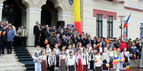 5a214cb15ab6550cb8bbb628 jpg