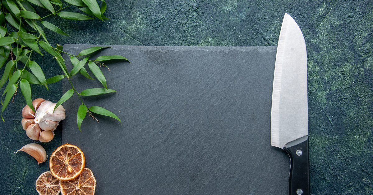 Un bucătar srilankez în stare de ebrietate atacă patru concetățeni cu un cuțit în Brăila