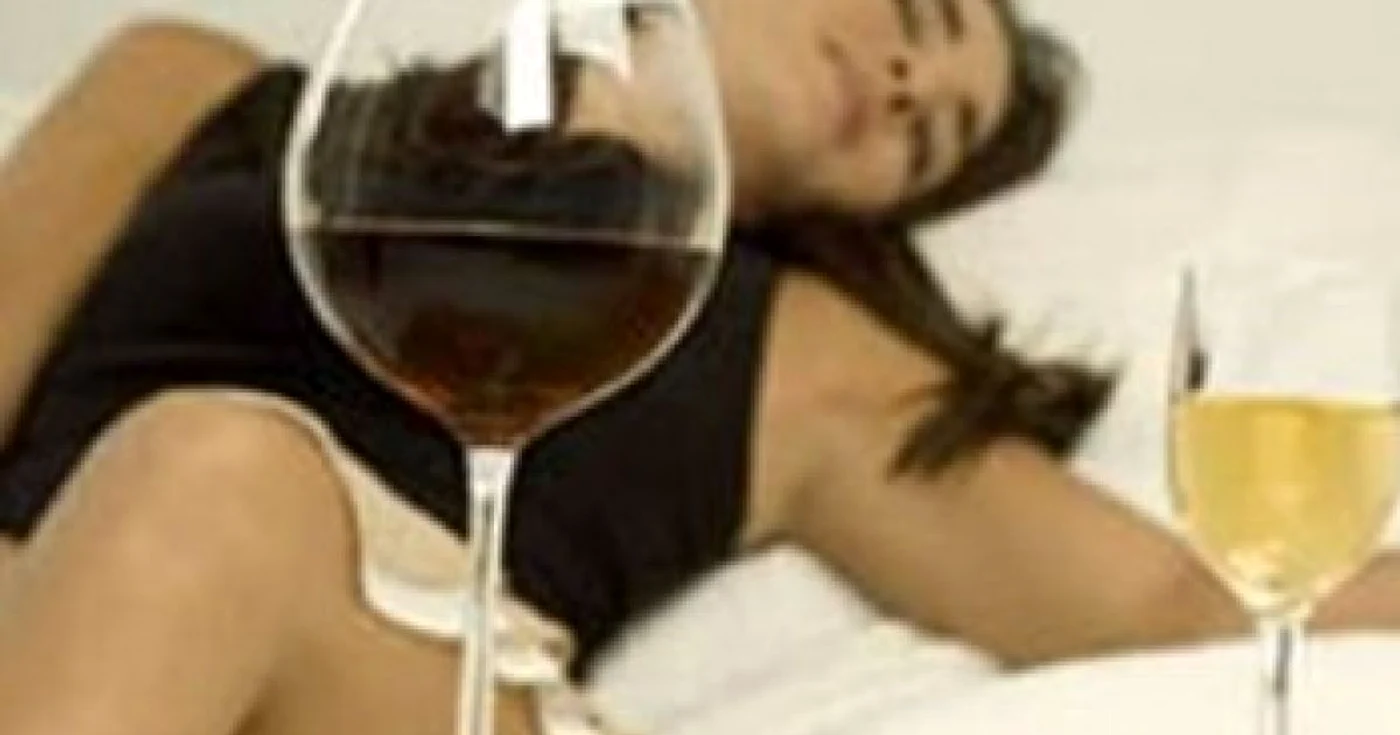 Motivele pentru care femeile ajung să bea sunt de natură emoţională, de cele mai multe ori