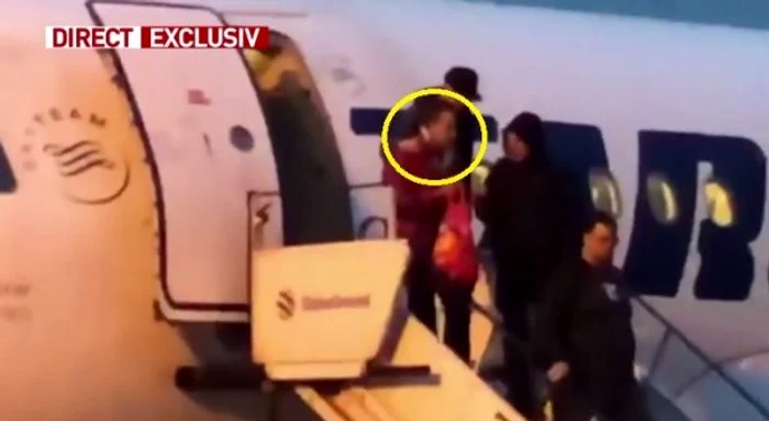 
    Radu Mazăre a fost fotografiat în avionul cu care va ajunge în București în jurul orei 20Foto Observator.tv  