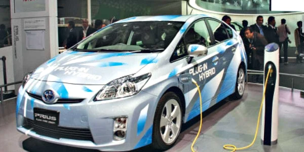 Viitoarea maşină 100% electrică trebuie să stea o sută de minute în priză pentru încărcarea completă a bateriei 