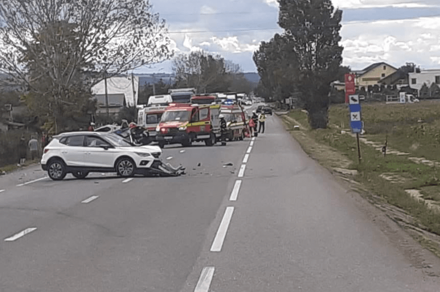 Polițiștii implicați în accidentul de la Iași sunt încă în spital cu multiple traumatisme, după ce mașina s-a răsturnat