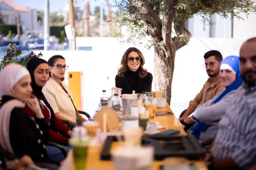 Regina Rania a Iordaniei la întâlnirea cu tinerii iordanieni