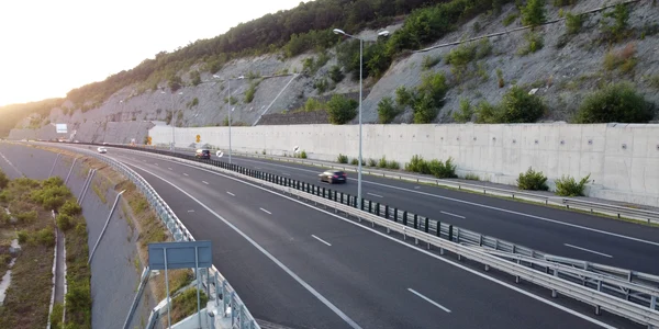 Autostrada Lugoj Deva, dealul liliecilor din nou în șantier Foto Daniel Guță ADEVĂRUL (2) JPG