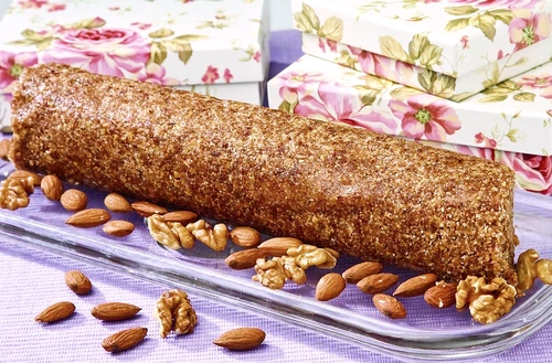 salam de biscuiti cu nuci si migdale jpeg