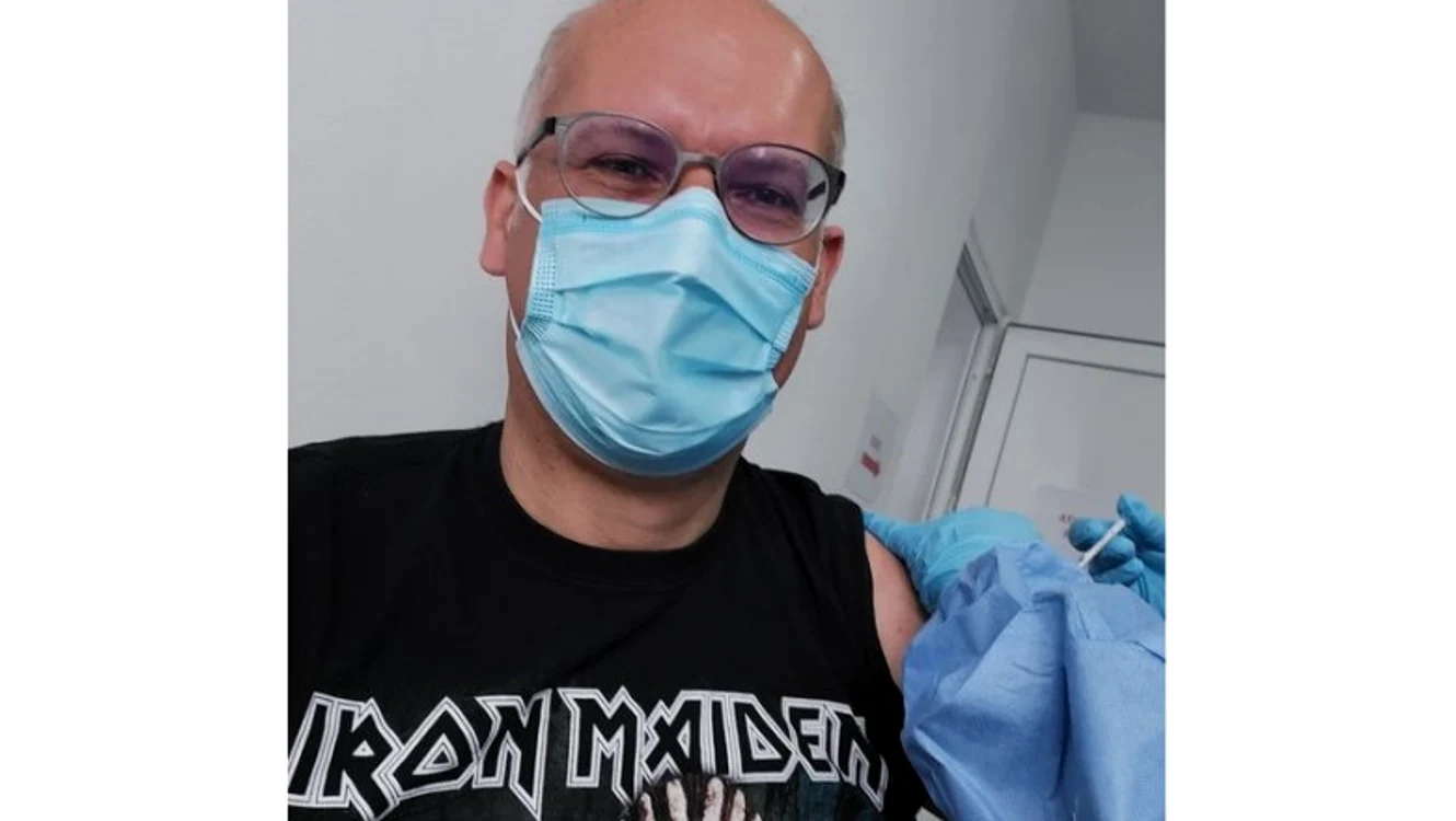 
     Jan-Erik Cardon, rezident străin stabilit în România, s-a vaccinat cu Moderna la Periș Foto: Facebook/ Ro Vaccinare  