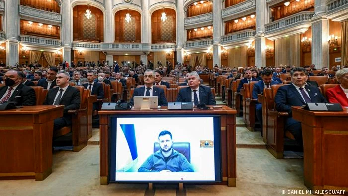 Preşedintele ucrainean Volodimir Zelenski a susţinut, pe 4 aprilie, un discurs în Parlamentul României