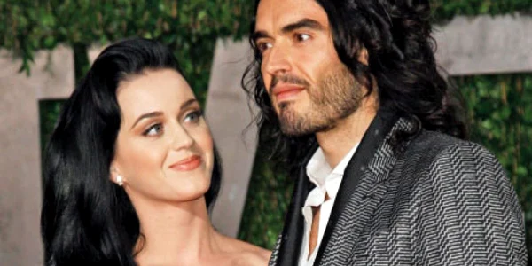 Russell Brand a cerut-o în căsătorie pe Katy Perry în decembrie 2009, în locul în care s-a desfăşurat ceremonia 