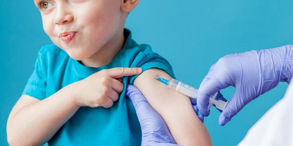 vaccinare vaccin copil shutterstock 1419146978 jpg
