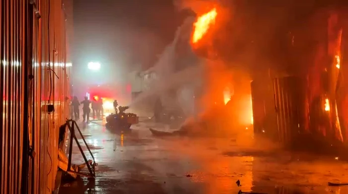 Incendiu Dragonul Roșu