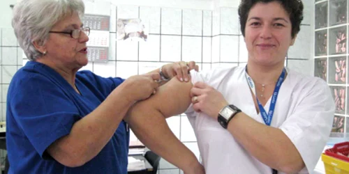 Medicii s-au imunizat împotriva gripei noi