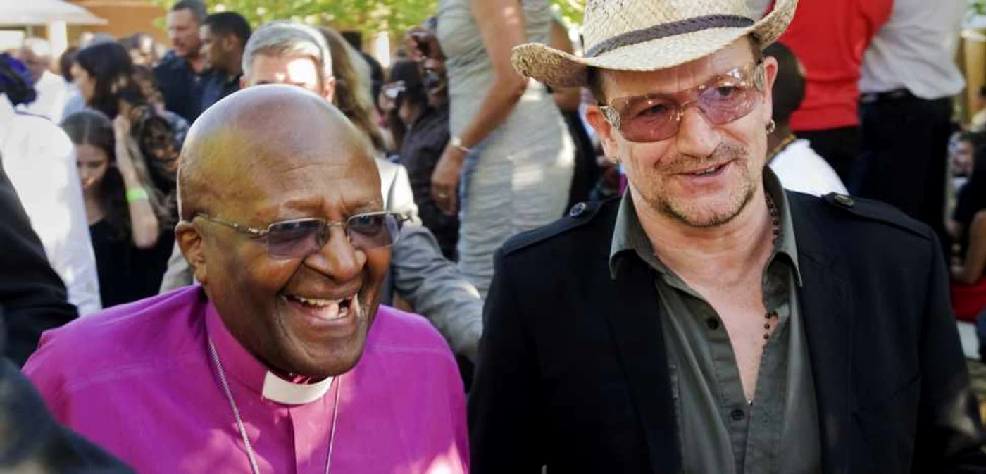 Bono împreună cu celebrul activist sud-african Desmond Tutu. 