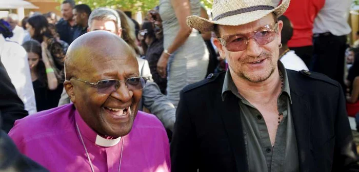 Bono împreună cu celebrul activist sud-african Desmond Tutu. 