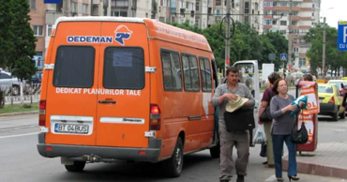 Botoşani: Abonamente pentru călătoriile cu maxi-taxi