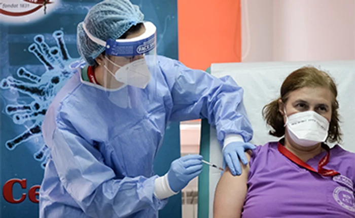 În prima etapă sunt vaccinate cadrele medicale din spitalele suport COVID