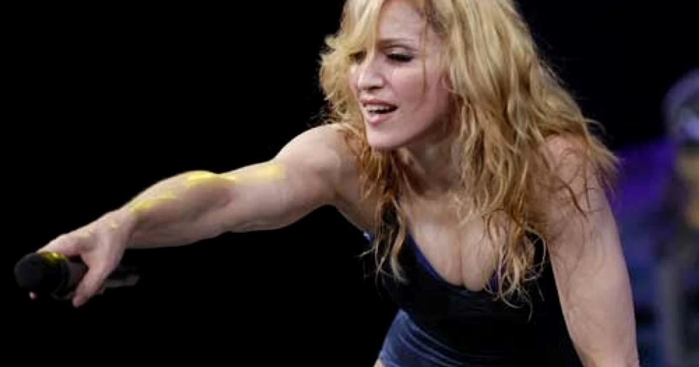 Madonna are 51 de ani, cu 28 mai puțin decât iubitul său
