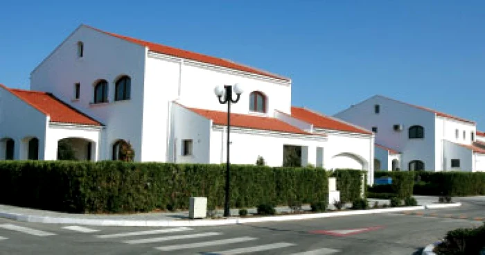 Care sunt avantajele terenului situat pe colţ?