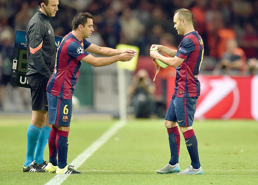 
    Xavi nu mai joacă la Barcelona, dar la Al Sadd, în Qatar, câştigă atât de mult încât îşi permite mari gesturi caritabileFoto Click!  