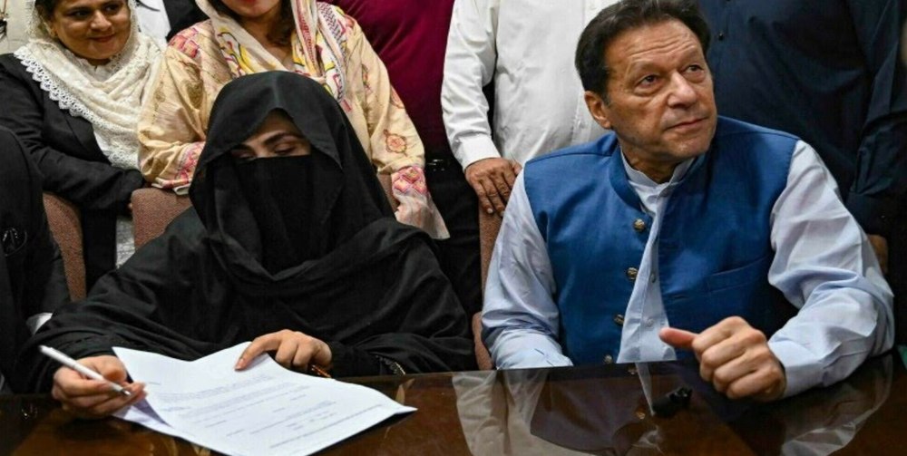 Enigma celei de-a treia soții a lui Imran Khan, fost premier pakistanez. Bushra Bibi: de la vindecătoare la infractoare