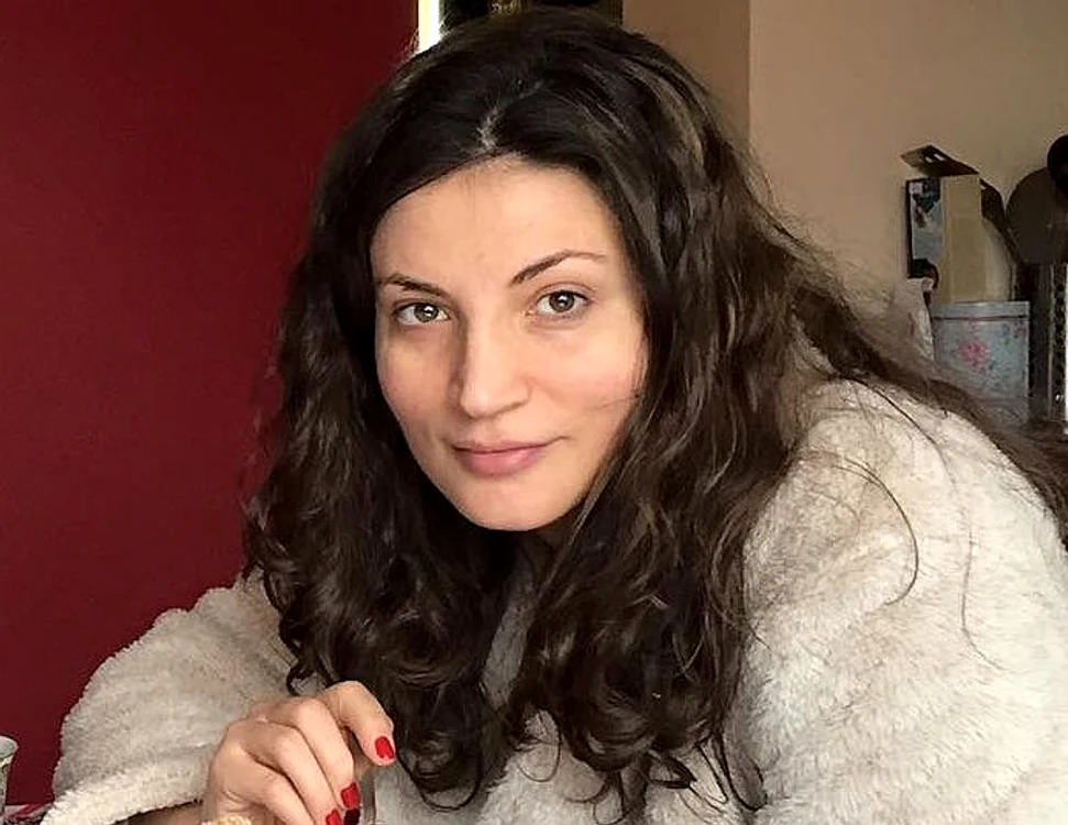 Ioana Ginghină are un ten perfect