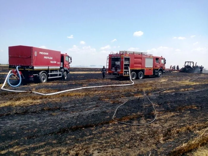 Focul a pârjolit 30 de hectare de teren agricol FOTO Adevărul