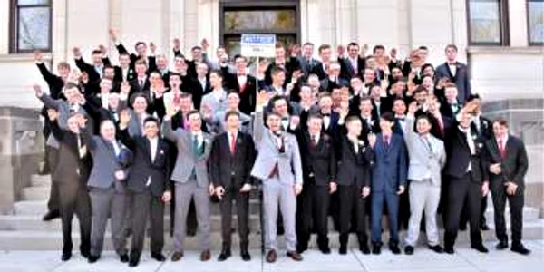 Elevi ai unei scoli din statul american Wisconsin facand salutul nazist FOTO Twitter @jules_su