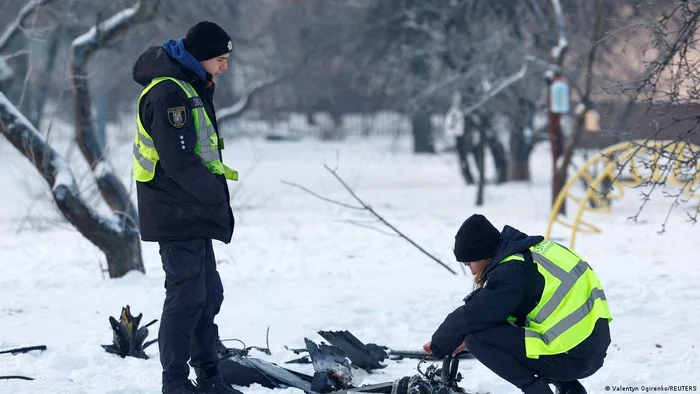 Poliția investighează resturile unei drone kamikaze rusești. Kiev, Ucraina, ianuarie 2026
