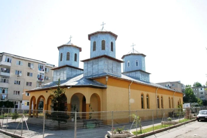 Biserica Naşterea Sf. Ioan Botezătorul FOTO esc.ro