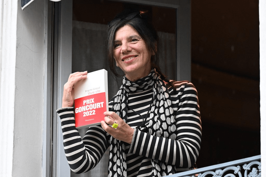Premiul Goncourt pe anul 2022, decernat scriitoarei Brigitte Giraud pentru romanul „Vivre vite”