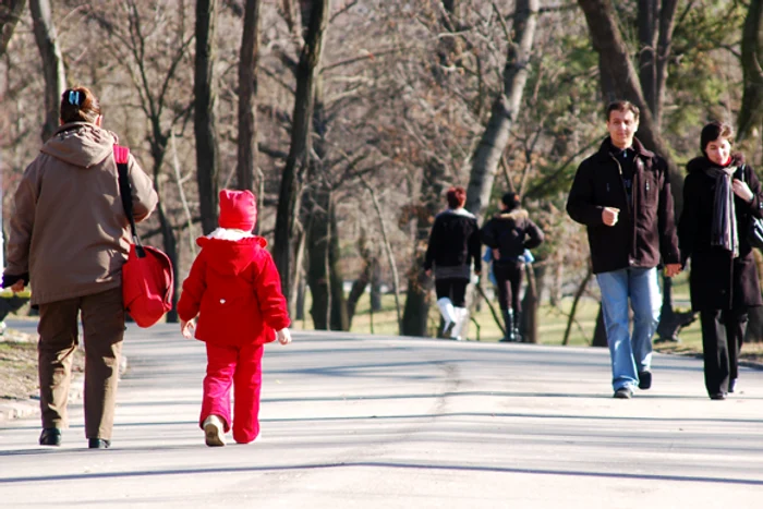 
    Prognoza meteo pentru următoarele două zile anunță că vremea se va mai încălzifoto: Click!  