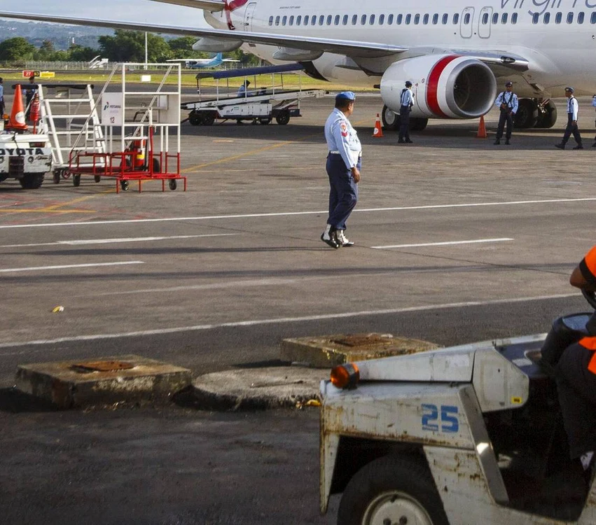 
    Aeronava a aterizat de urgenţă la Sofia  