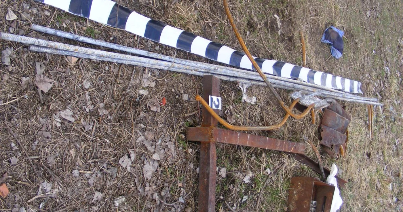Doi tiner din Reşiţa au fost prinşi furând o conductă de termoficare