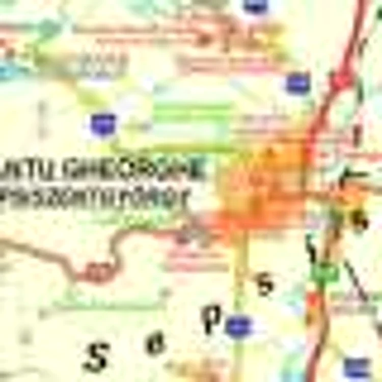 Denumirea în limba maghiară a municipiului Sf.Gheorghe, vopsită cu negru pe două plăcuţe