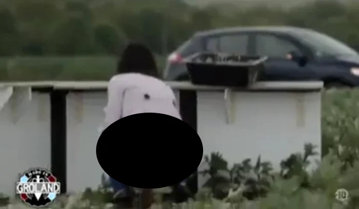 
    Femeia chinuită de presiunea vezicii îl roagă pe soţul ei să oprească maşinacaptură video  