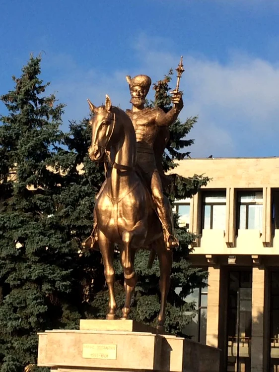 statuie mihai viteazul