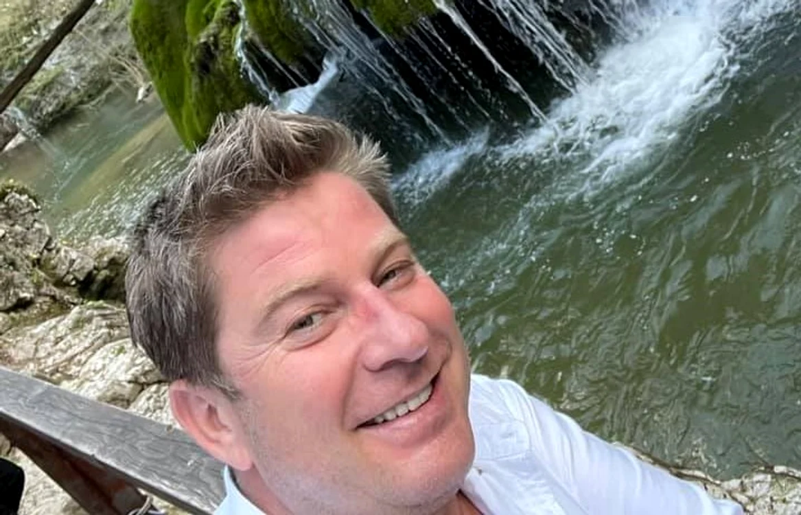 
    Pavel Bartoș a făcut un vlog despre cascada Bigărfoto: Facebook  
