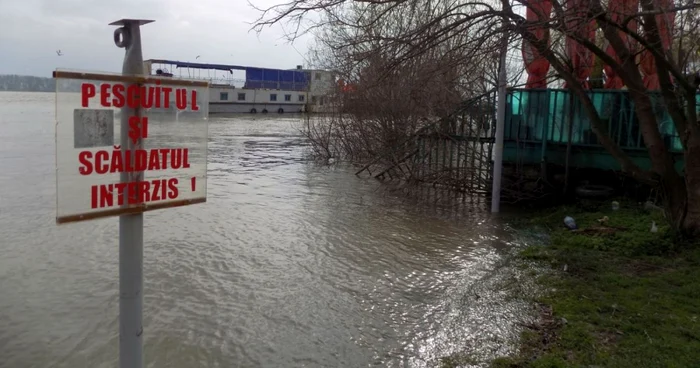 Dunărea peste cota de atenţie la Galaţi FOTO Costel Crângan