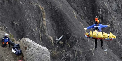 avion prabusit in franta resturi aeronava FOTO AP