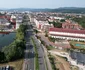 Clădiri pe marginea Lacului Bazei de Agrement Ostroveni din Râmnicu Vâlcea Foto Daciana Stoica jpg