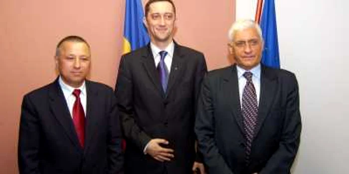 Primarul Decebal Bacinschi are din seara asta două ajutoare: viceprimarii Vasile Dobre şi Bogdan Matişan