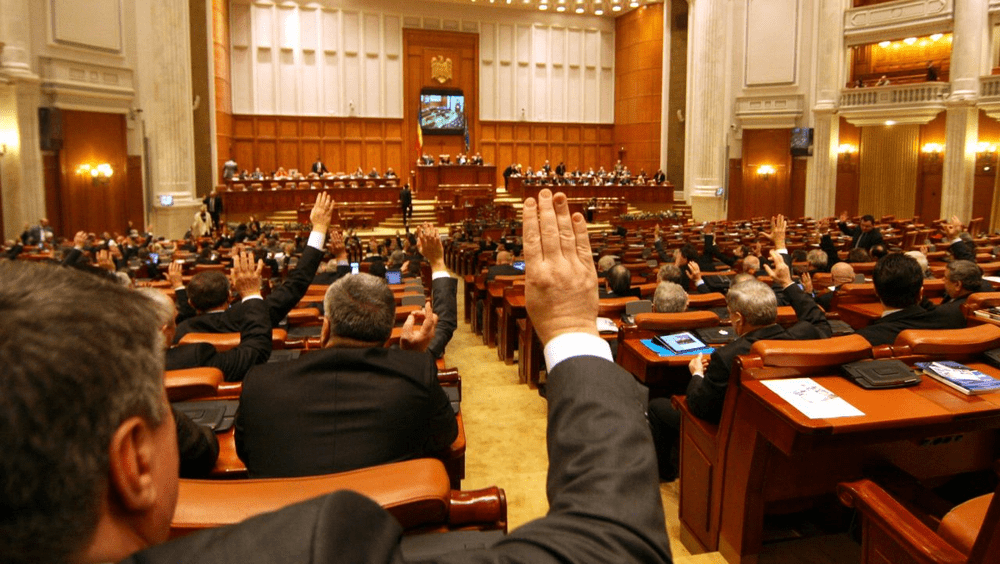 Promovarea jocurilor de noroc la TV, radio și pe stradă ar putea fi interzisă 