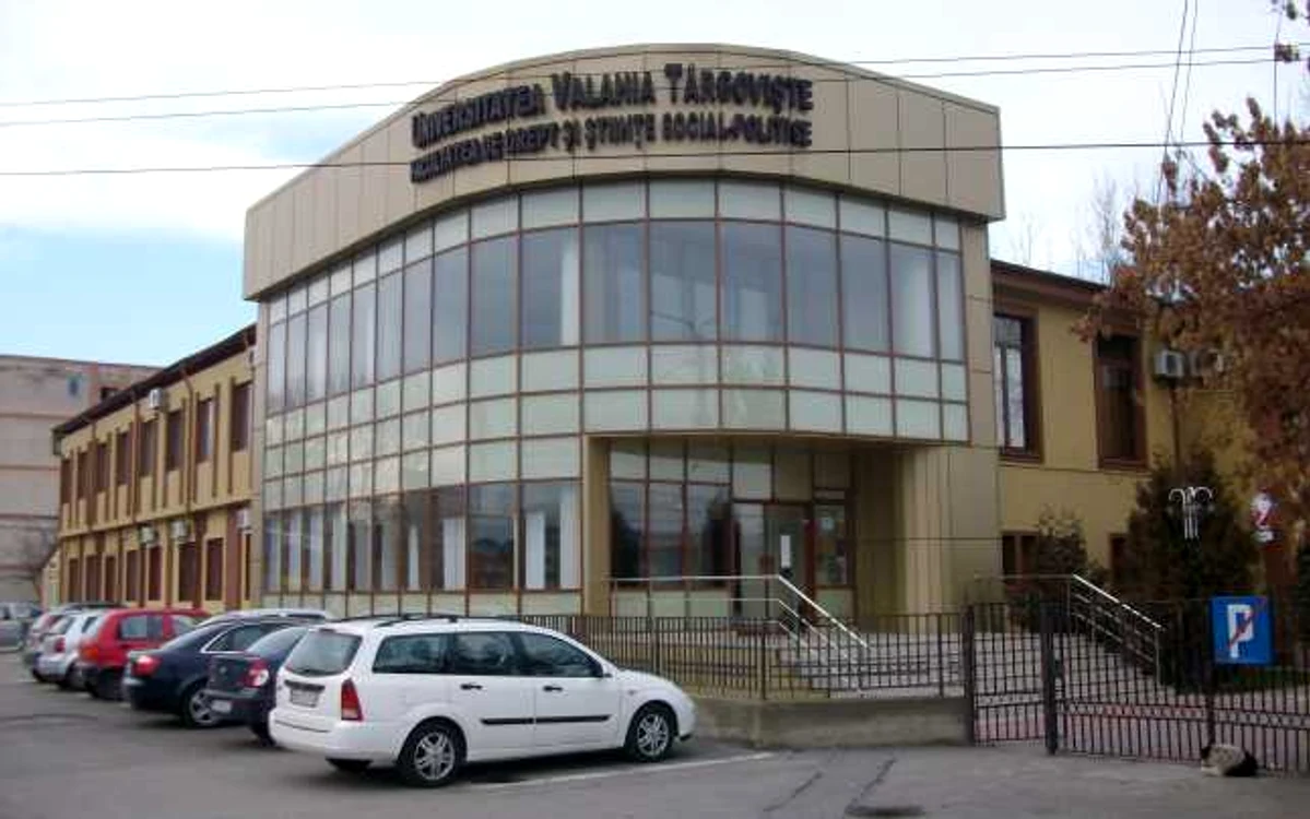 Concursul este organizat de Facultatea de Drept şi Ştiinţe Social-Politice